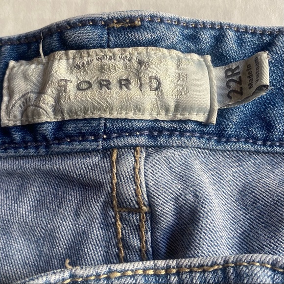 Light blue boyfriend distress stretch jeans - Picture 4 of 6